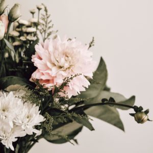 Bouquet en fleurs mélangées de saisons
